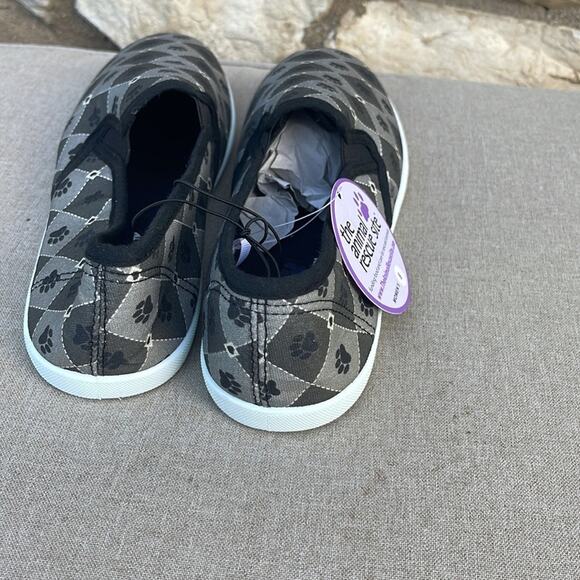 Animal Rescue Site Paw Print Canvas Slip-On Shoes gray black size 8 NEW - Picture 3 of 6